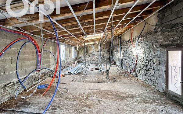 Appartement à vendre    6 pièces • 165 m2 Aubenas