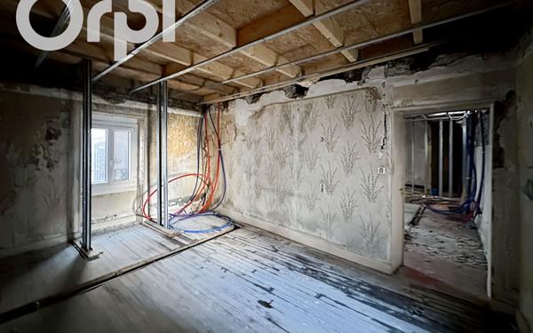 Appartement à vendre    6 pièces • 165 m2 Aubenas