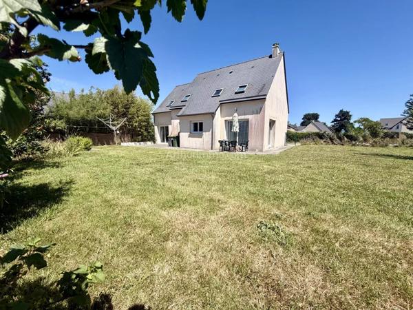 Vente                                                      Maison
                        
                     6 pièces                      153 m2                     à Quévert