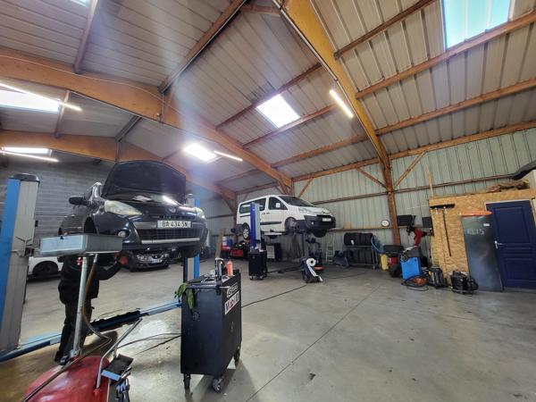Local D’activité 285m² – Avrille
