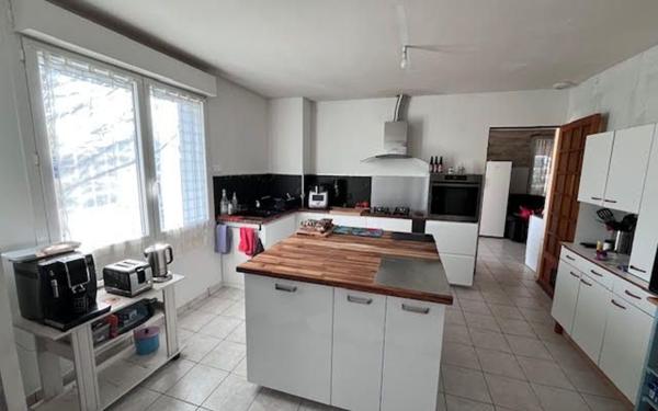 Maison à vendre    4 pièces •  Tonnay-Charente