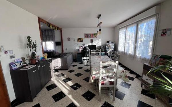 Maison à vendre    4 pièces •  Tonnay-Charente