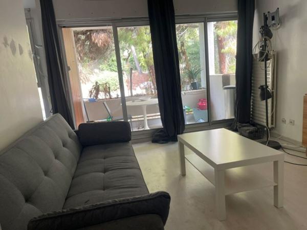 Appartement T2 La Seyne Sur Mer à Tamaris de 30.20 m² avec terrasse