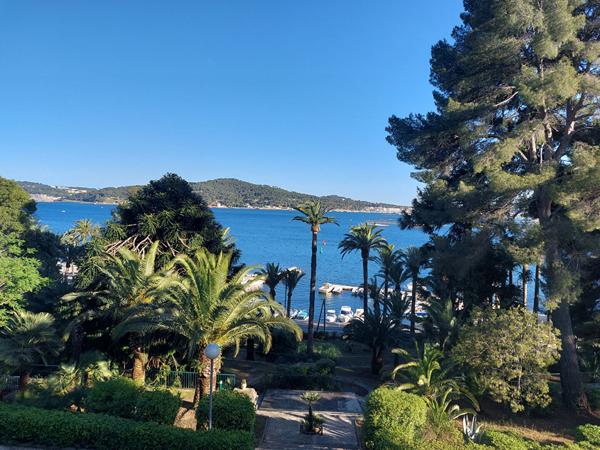 Appartement T2 La Seyne Sur Mer à Tamaris de 30.20 m² avec terrasse