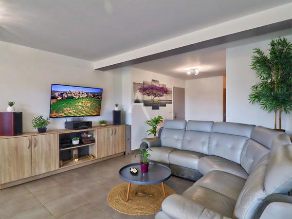 SUPERBE APPARTEMENT RECENT EN REZ-DE-JARDIN DE TYPE 4 SUR LA COMMUNE DE PIERREVERT