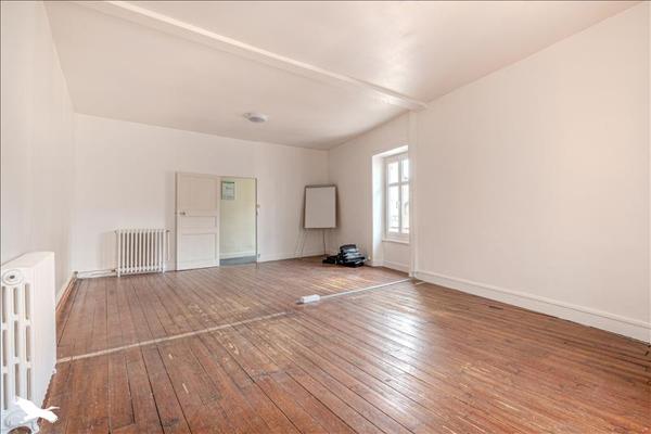 Immeuble à vendre |  Saint-Junien |  159 m²