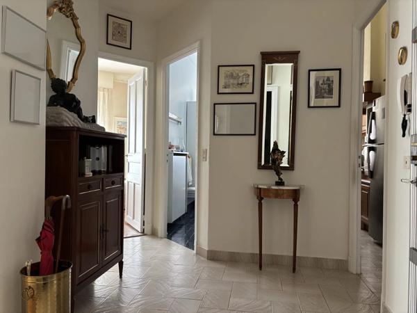 Location                                                      Appartement
                        
                     3 pièces                      68 m2                     à Nice