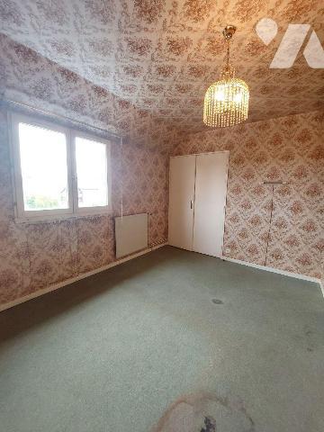  CHANTEPIE (35) - Maison de ville mitoyenne des deux côtés de 1983 de 100 m² exposée Sud + gara...