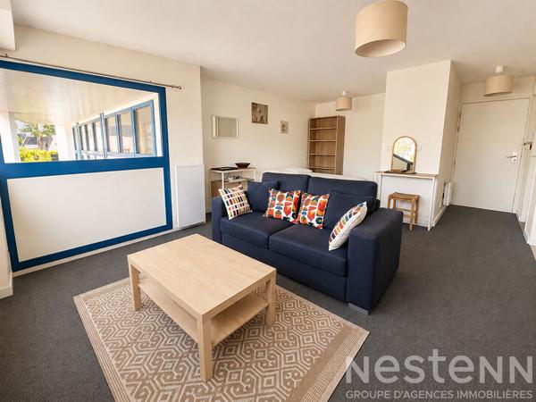 À LOUER - Studio meublé 37 m² - Centre-ville d'Auray avec parking et cave