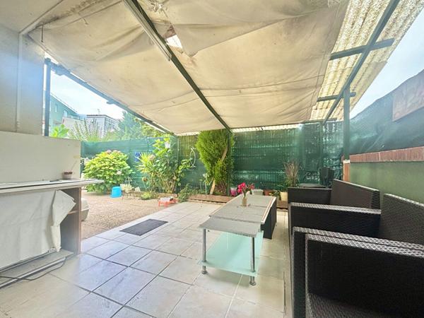 Appartement 4 pièces au rez-de-chaussée avec grande terrasse