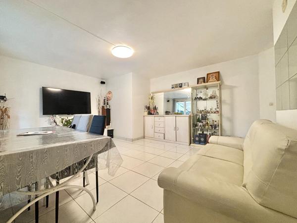 Appartement 4 pièces au rez-de-chaussée avec grande terrasse