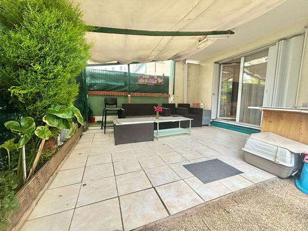 Appartement 4 pièces au rez-de-chaussée avec grande terrasse