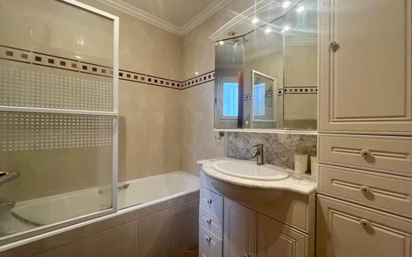 Appartement à louer    3 pièces • 52,17 m2 Paris 15