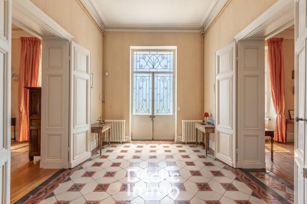 Vente maison Blaye, 484m² 9000m² 17 pièces 745 000€