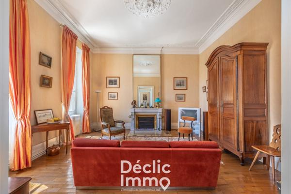 Vente maison Blaye, 484m² 9000m² 17 pièces 745 000€