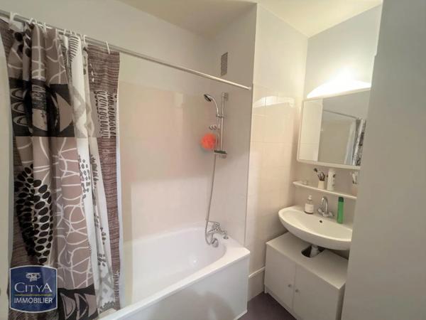 Appartement à louer 4 pièces 75m² Castelsarrasin (82100)