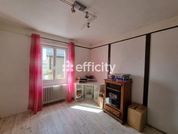Maison
         4 pièces
        - 90 m² 69 900 € *