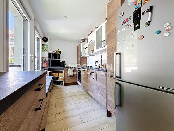 ISSY LES MOULINEAUX - Appartement 4 pièces traversant avec balcons immeuble récent de 2022
