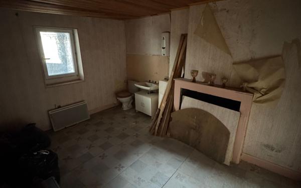 Appartement à vendre    2 pièces •  Saint-Ambroix