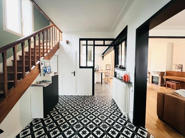 Maison bourgeoise Compiegne 8 pièce(s) 174 m2