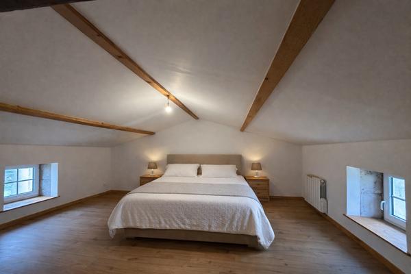 maison familiale 4 chambres au coeur du village, jardin clos, dépendances, atelier