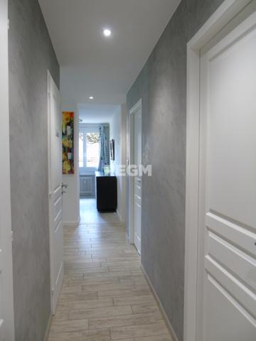 Saint-Étienne (42100) Grand appartement avec trois chambre et deux balcons à acheter.