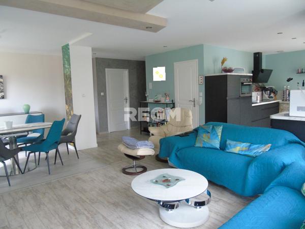 Saint-Étienne (42100) Grand appartement avec trois chambre et deux balcons à acheter.