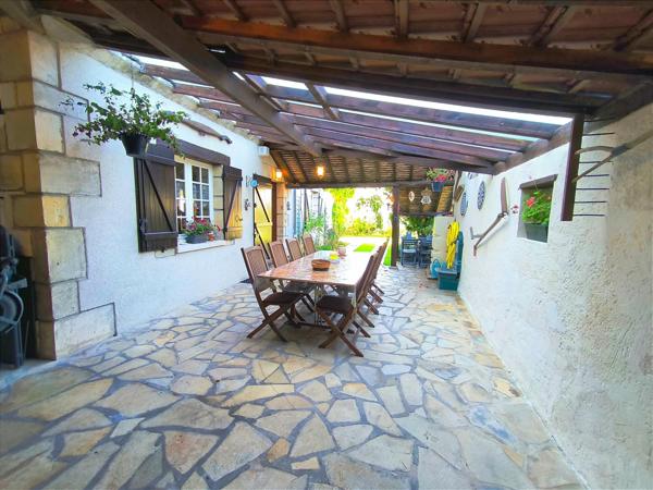 Maison de 196m2 + dépendance de 28m2 habitable