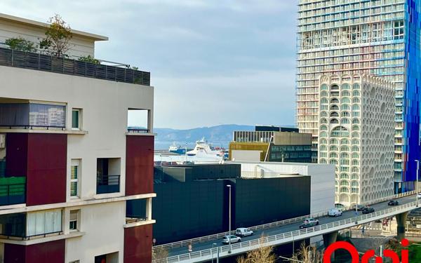 Appartement à vendre    3 pièces • 69 m2 Marseille 2