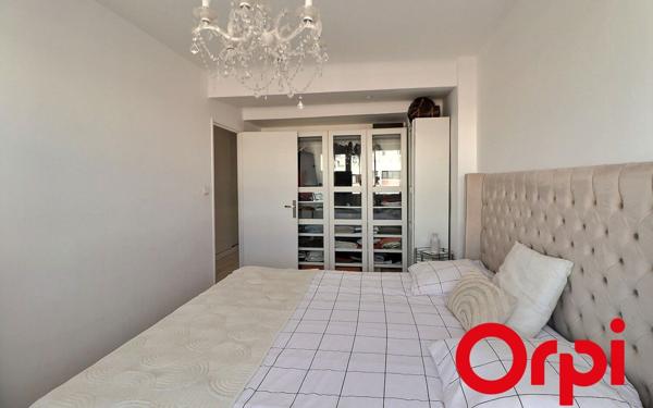 Appartement à vendre    3 pièces • 69 m2 Marseille 2
