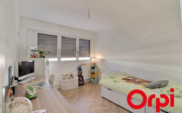Appartement à vendre    3 pièces • 69 m2 Marseille 2