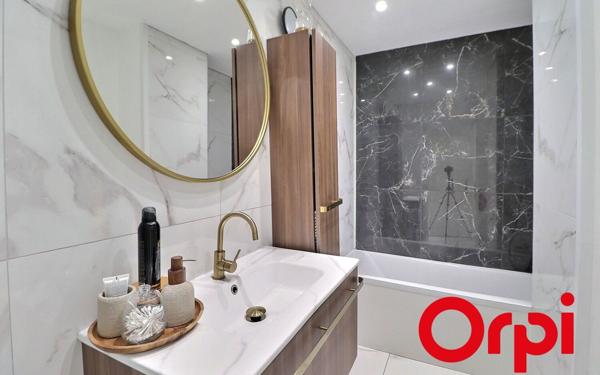 Appartement à vendre    3 pièces • 69 m2 Marseille 2