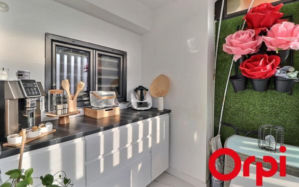 Appartement à vendre    3 pièces • 69 m2 Marseille 2