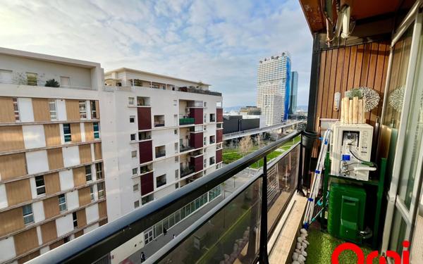 Appartement à vendre    3 pièces • 69 m2 Marseille 2