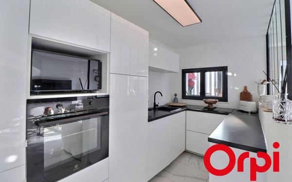 Appartement à vendre    3 pièces • 69 m2 Marseille 2