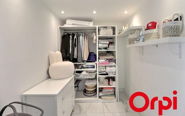 Appartement à vendre    3 pièces • 69 m2 Marseille 2