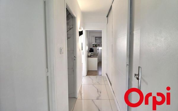 Appartement à vendre    3 pièces • 69 m2 Marseille 2