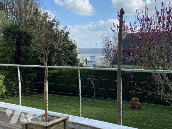 Secteur Saint-Marc - Dans l'un des secteurs les plus recherchés de Brest, venez découvrir cette...