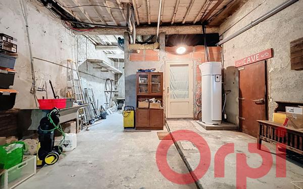 Maison à vendre    5 pièces •  Salses-le-Château