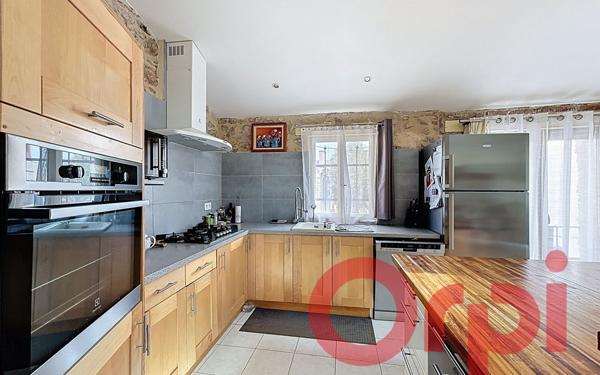 Maison à vendre    5 pièces •  Salses-le-Château