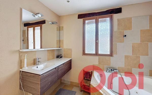 Maison à vendre    5 pièces •  Salses-le-Château