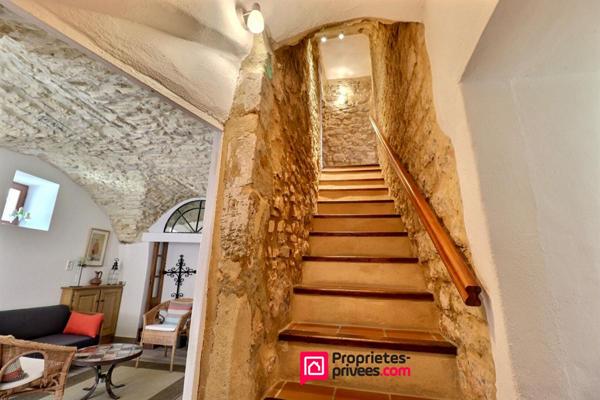 UZES, 7km, Maison de village restaurée