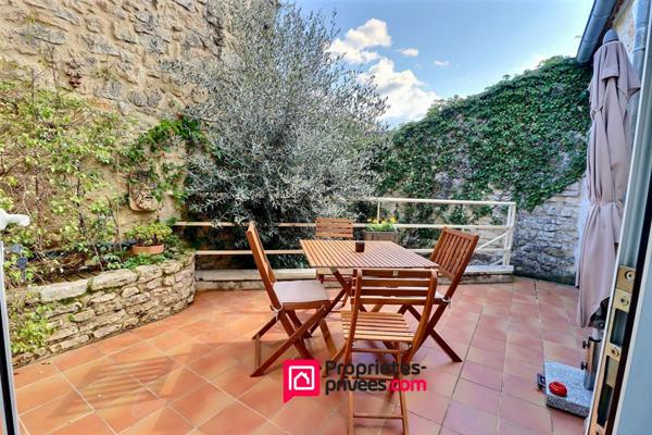 UZES, 7km, Maison de village restaurée