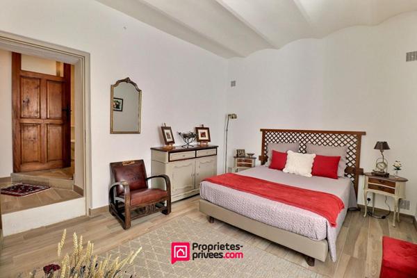 UZES, 7km, Maison de village restaurée