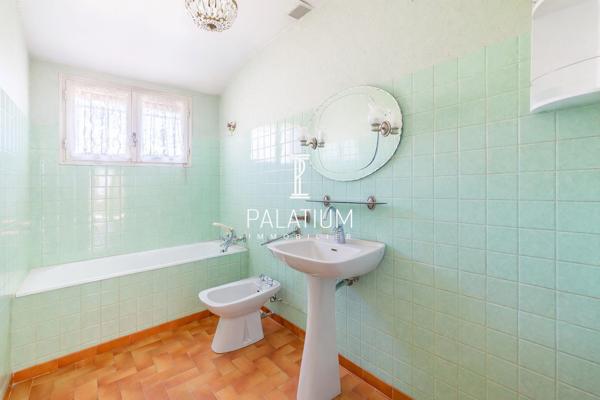 Appartement T2 – 47,45 m² – Dernier étage – Hyper centre Manosque – Fort potentiel