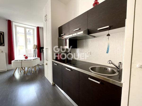 NICE - CARRÉ D'OR - ÉLÉGANT STUDIO DE 27 m² EN ÉTAGE ÉLEVÉ AVEC ASCENSEUR