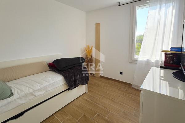 Bel appartement T4 rénové avec vue exceptionnelle sur l'étang