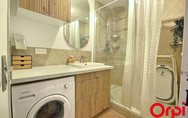 Appartement à vendre    3 pièces • 74,67 m2 Marseille 11