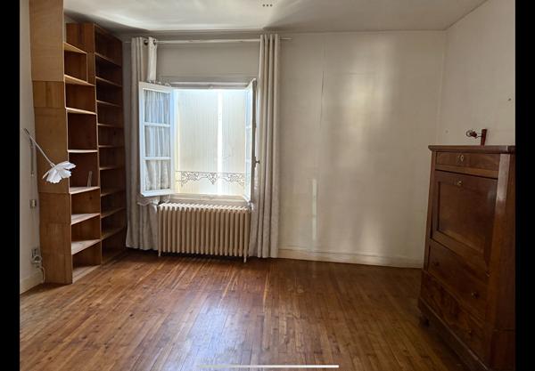 NIORT centre maison 6 pièces 124 m2, Niort 79000