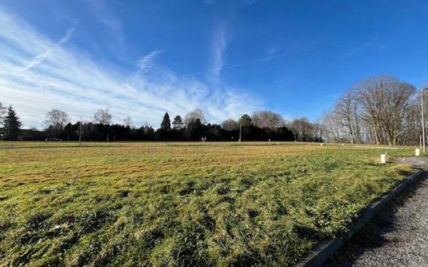 Terrain à vendre    La Geneytouse